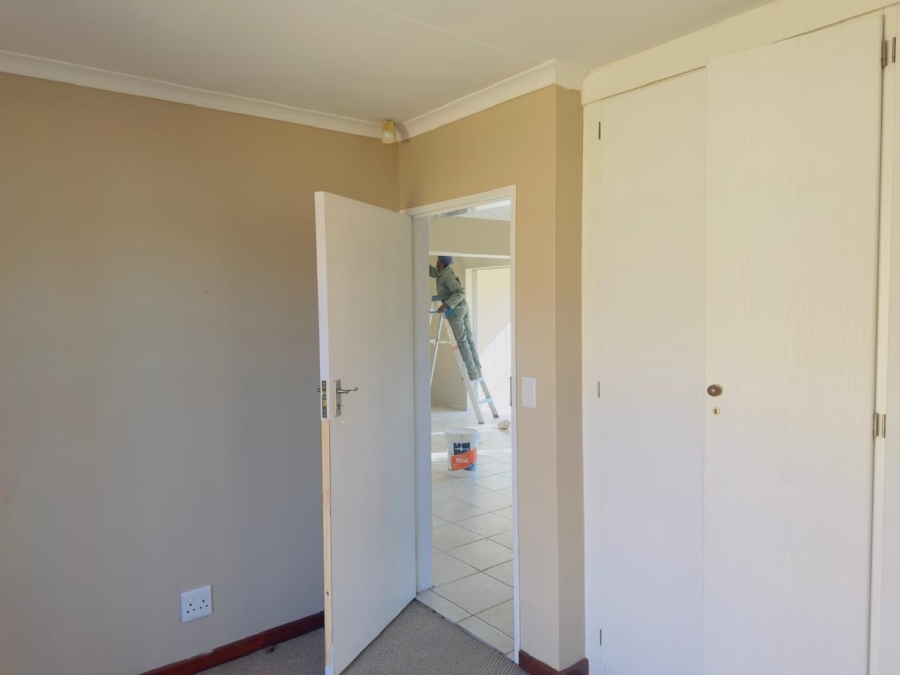 To Let 2 Bedroom Property for Rent in Noordwyk Gauteng