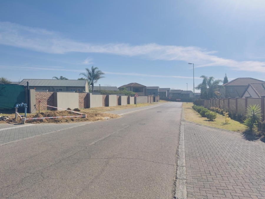To Let 2 Bedroom Property for Rent in Noordwyk Gauteng