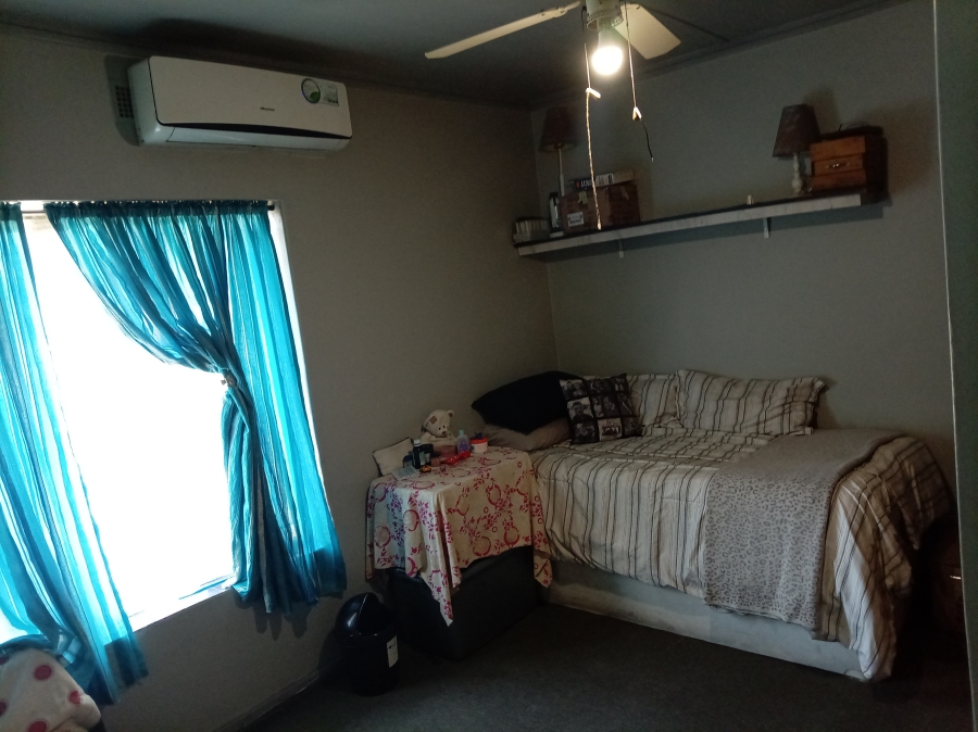 4 Bedroom Property for Sale in Vanderbijlpark CW 5 Gauteng