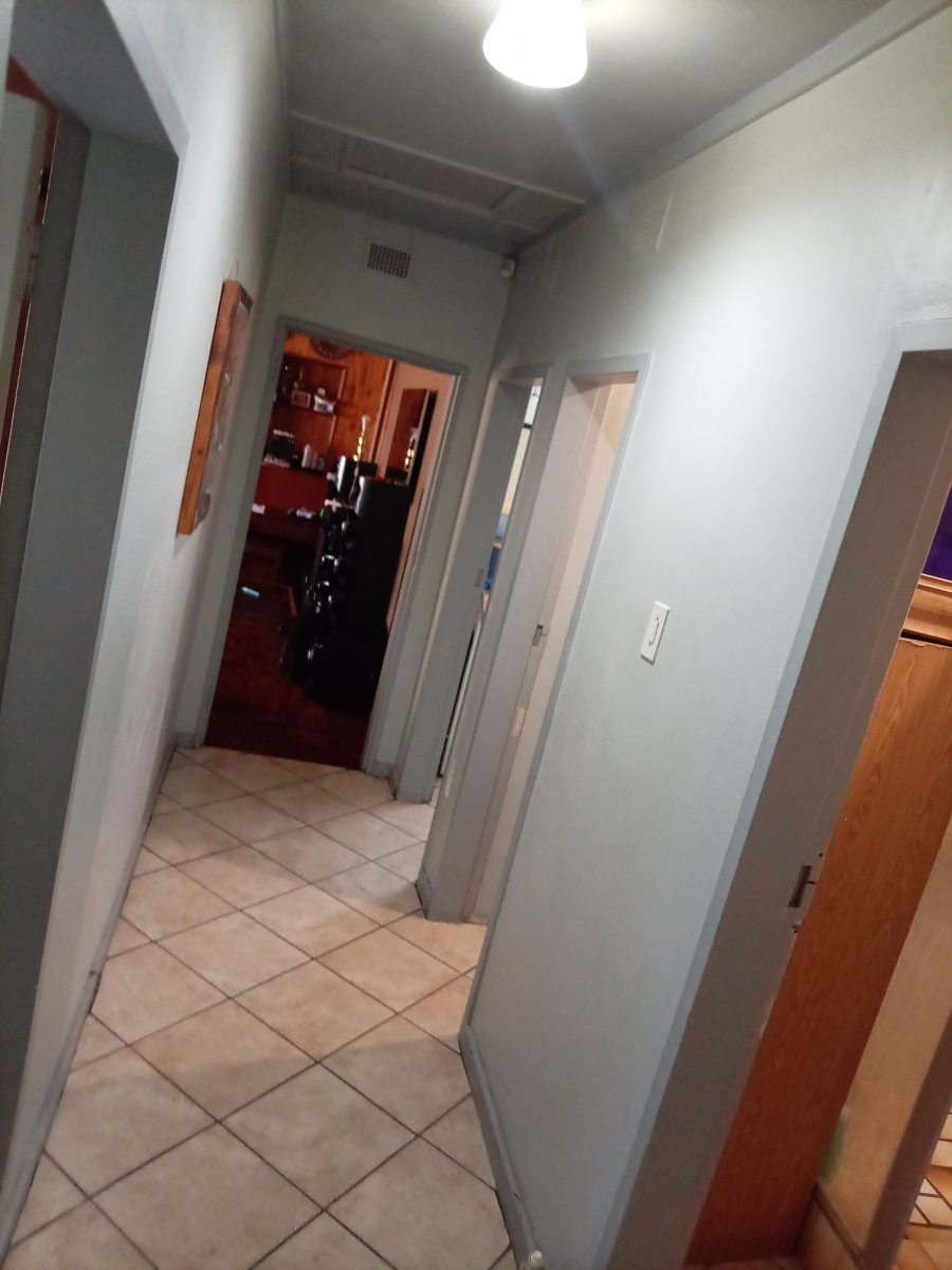4 Bedroom Property for Sale in Vanderbijlpark CW 5 Gauteng