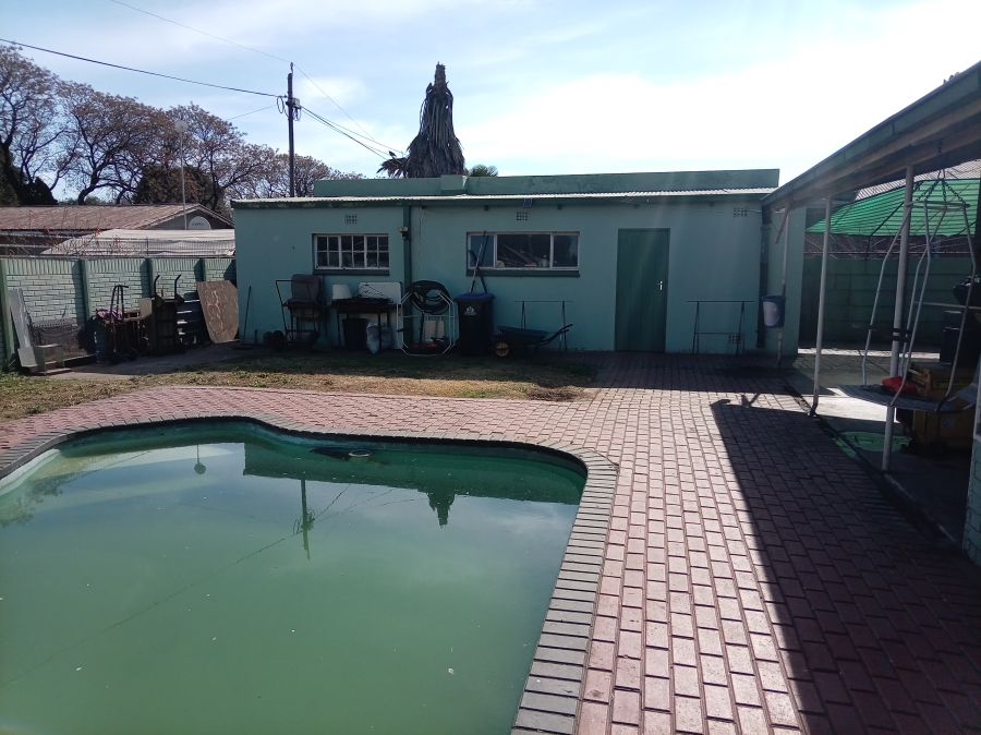 4 Bedroom Property for Sale in Vanderbijlpark CW 5 Gauteng