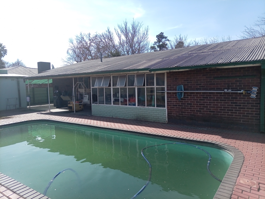 4 Bedroom Property for Sale in Vanderbijlpark CW 5 Gauteng