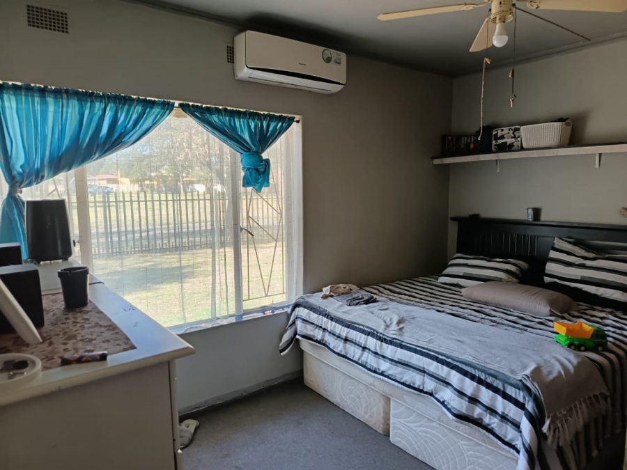4 Bedroom Property for Sale in Vanderbijlpark CW 5 Gauteng