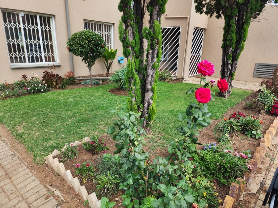 To Let 3 Bedroom Property for Rent in Beyers Park Gauteng