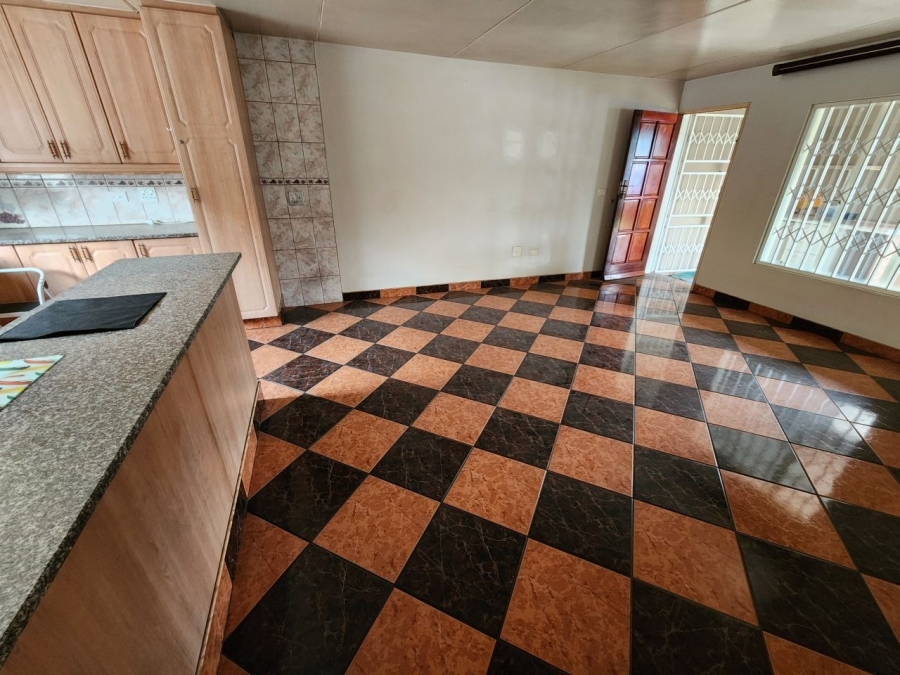 To Let 3 Bedroom Property for Rent in Beyers Park Gauteng