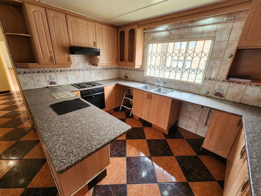 To Let 3 Bedroom Property for Rent in Beyers Park Gauteng