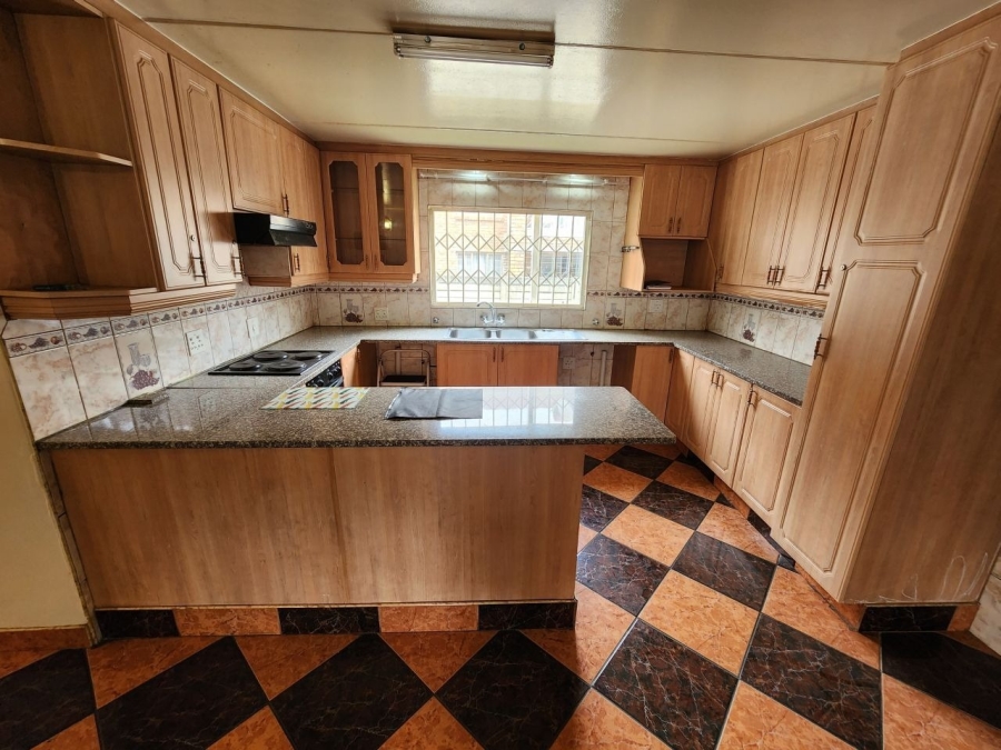 To Let 3 Bedroom Property for Rent in Beyers Park Gauteng