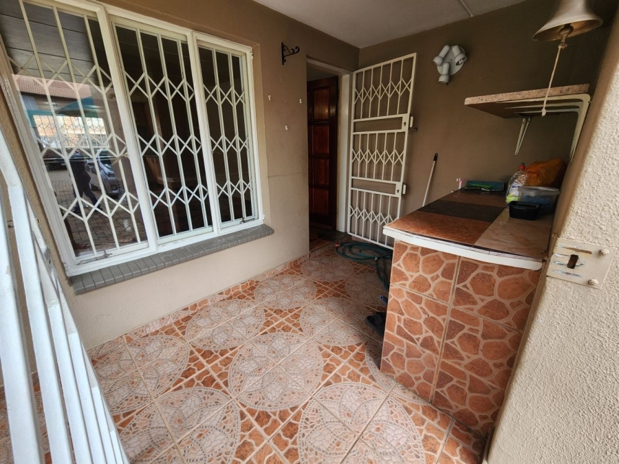 To Let 3 Bedroom Property for Rent in Beyers Park Gauteng