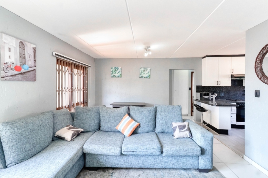 To Let 2 Bedroom Property for Rent in Lonehill Gauteng