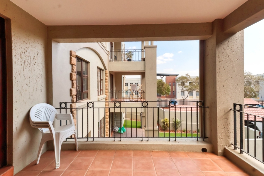To Let 2 Bedroom Property for Rent in Lonehill Gauteng