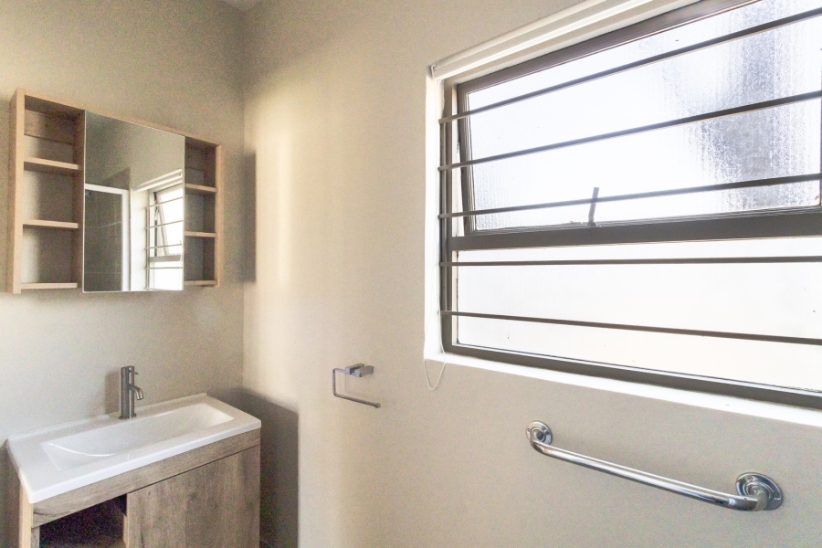 1 Bedroom Property for Sale in Lonehill Gauteng