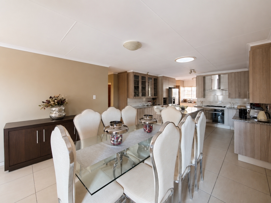 3 Bedroom Property for Sale in Rooihuiskraal North Gauteng