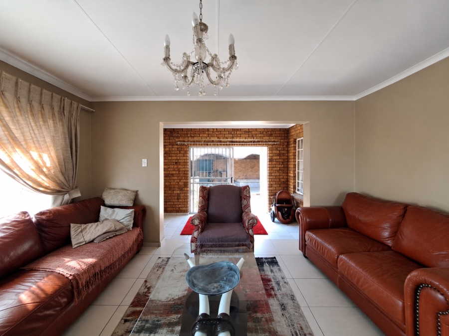 3 Bedroom Property for Sale in Rooihuiskraal North Gauteng