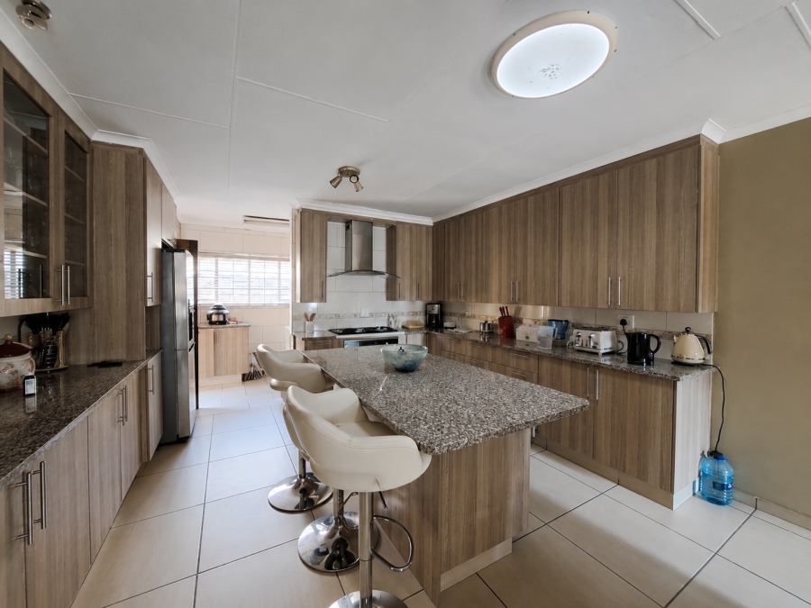 3 Bedroom Property for Sale in Rooihuiskraal North Gauteng