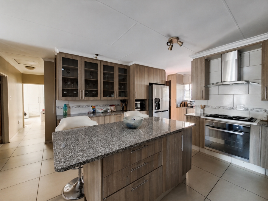 3 Bedroom Property for Sale in Rooihuiskraal North Gauteng
