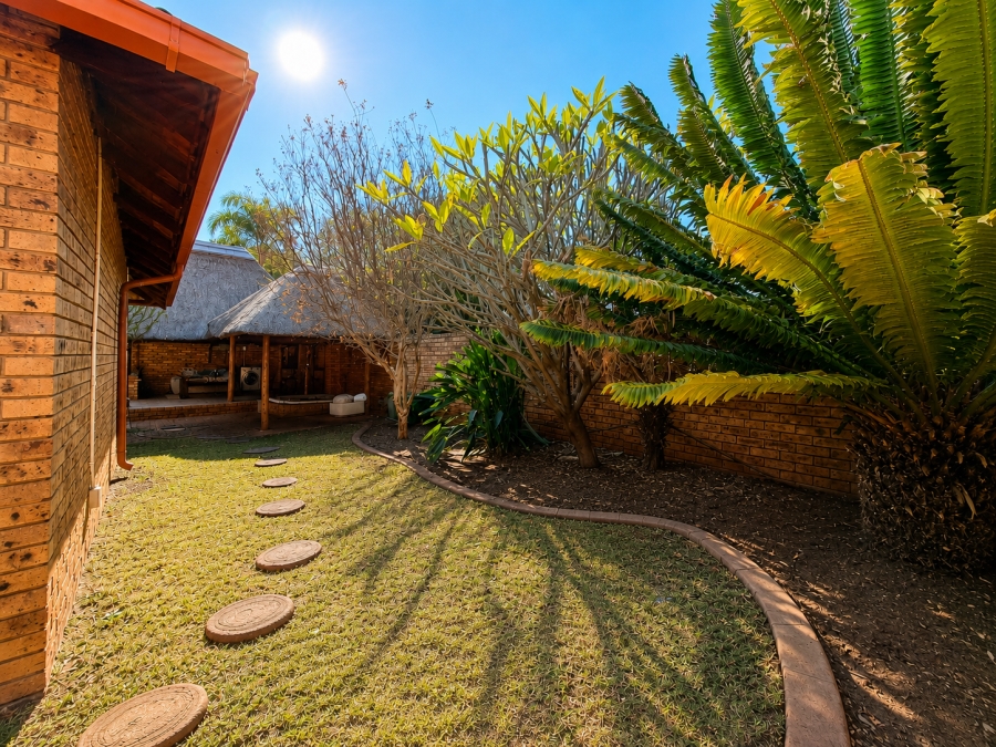 3 Bedroom Property for Sale in Rooihuiskraal North Gauteng