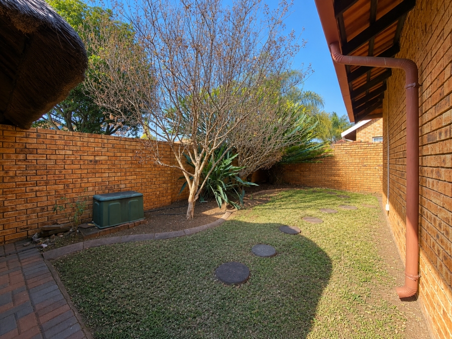 3 Bedroom Property for Sale in Rooihuiskraal North Gauteng