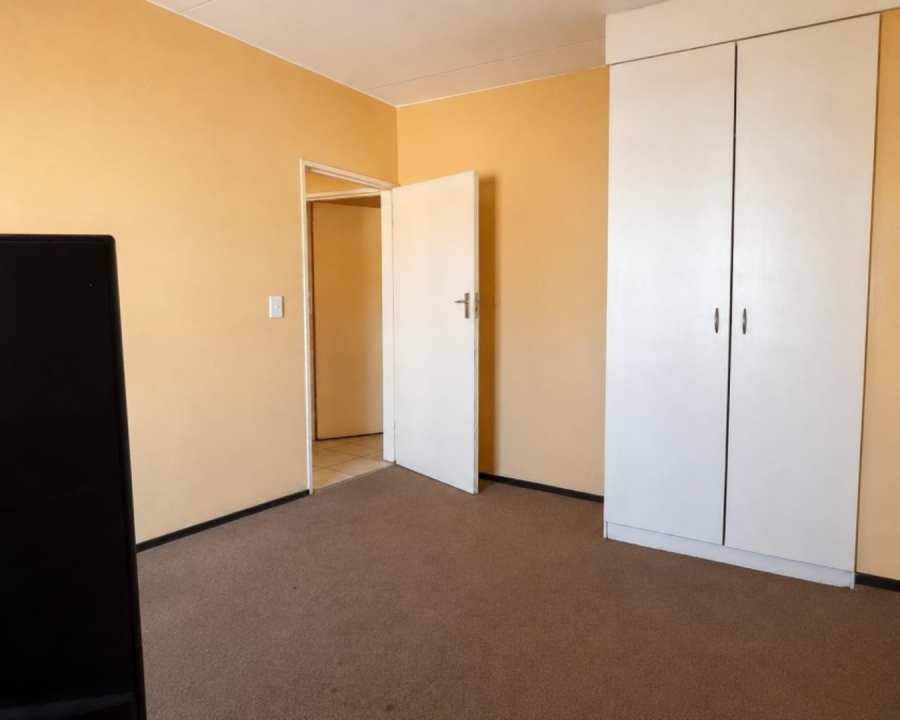 2 Bedroom Property for Sale in Grand Central Gauteng