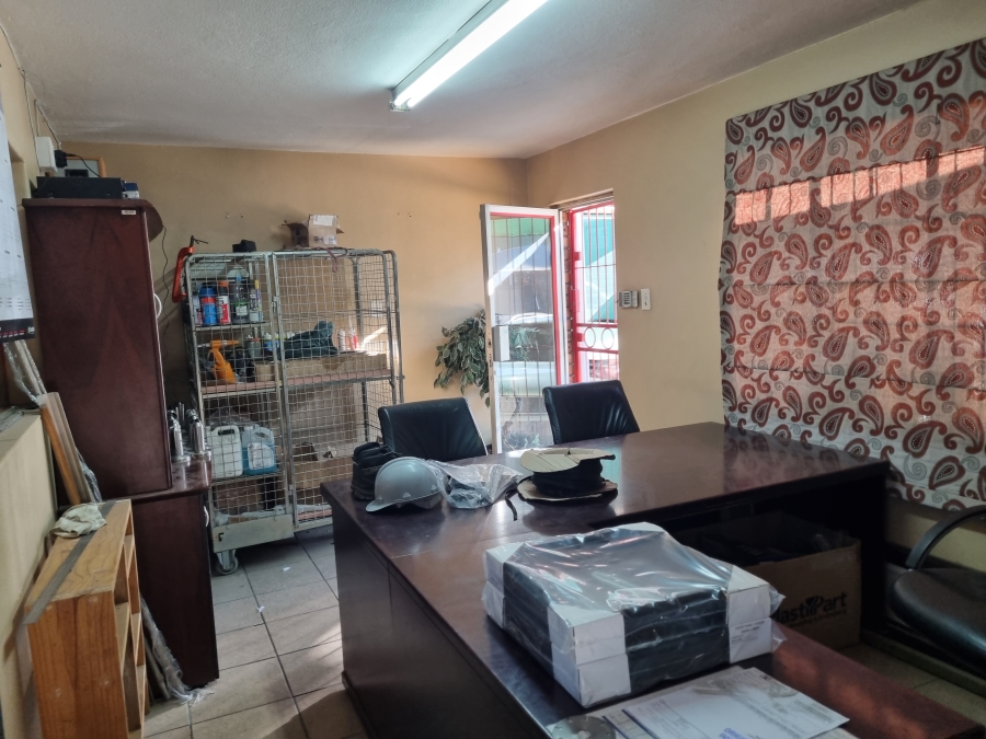 To Let Commercial Property for Rent in Hennopspark Gauteng
