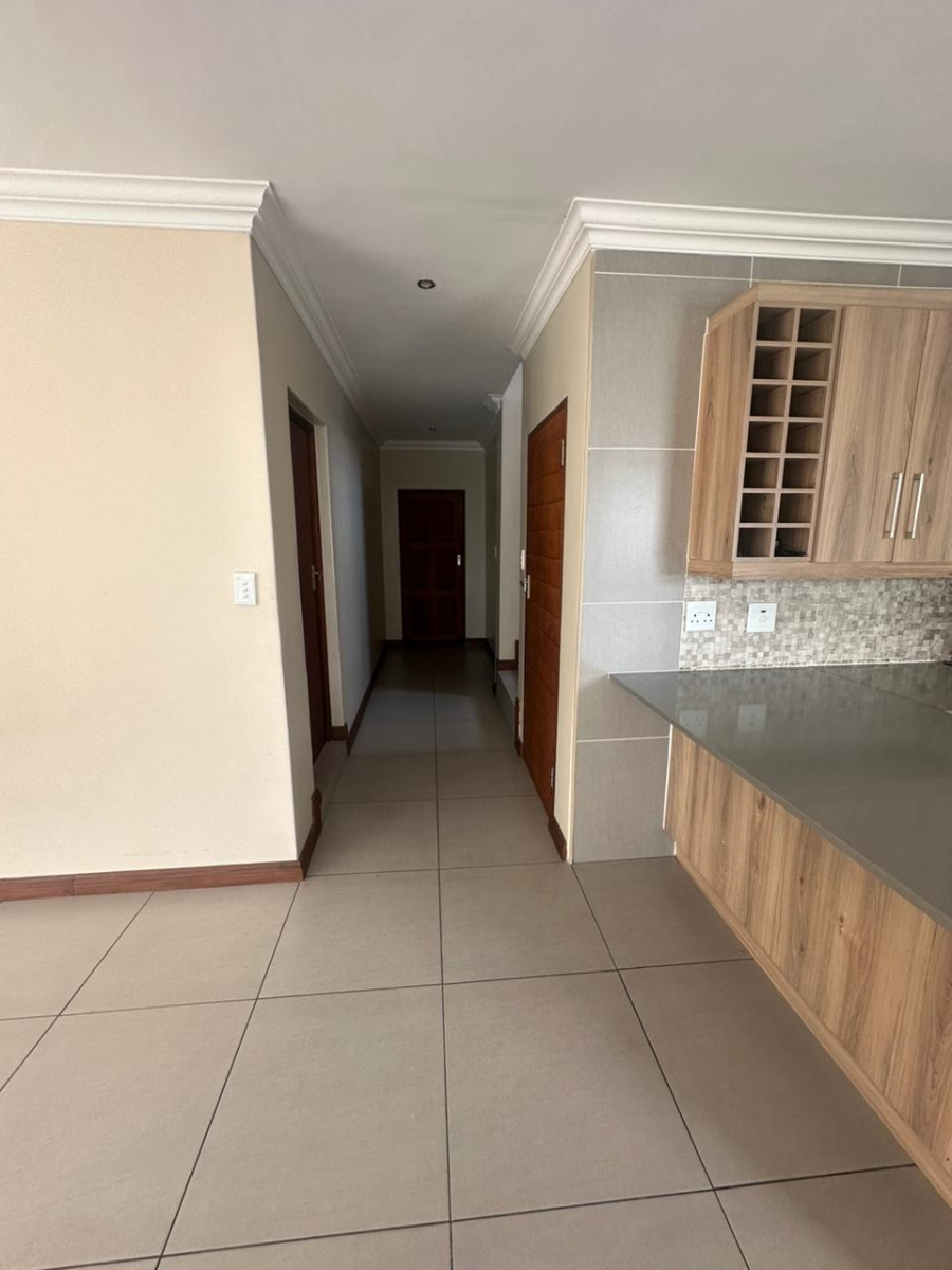 To Let 3 Bedroom Property for Rent in Thatchfield Hills Gauteng
