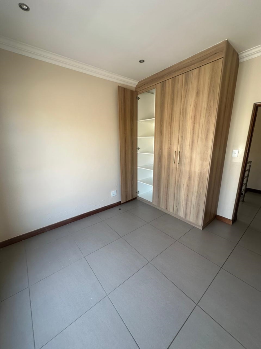 To Let 3 Bedroom Property for Rent in Thatchfield Hills Gauteng