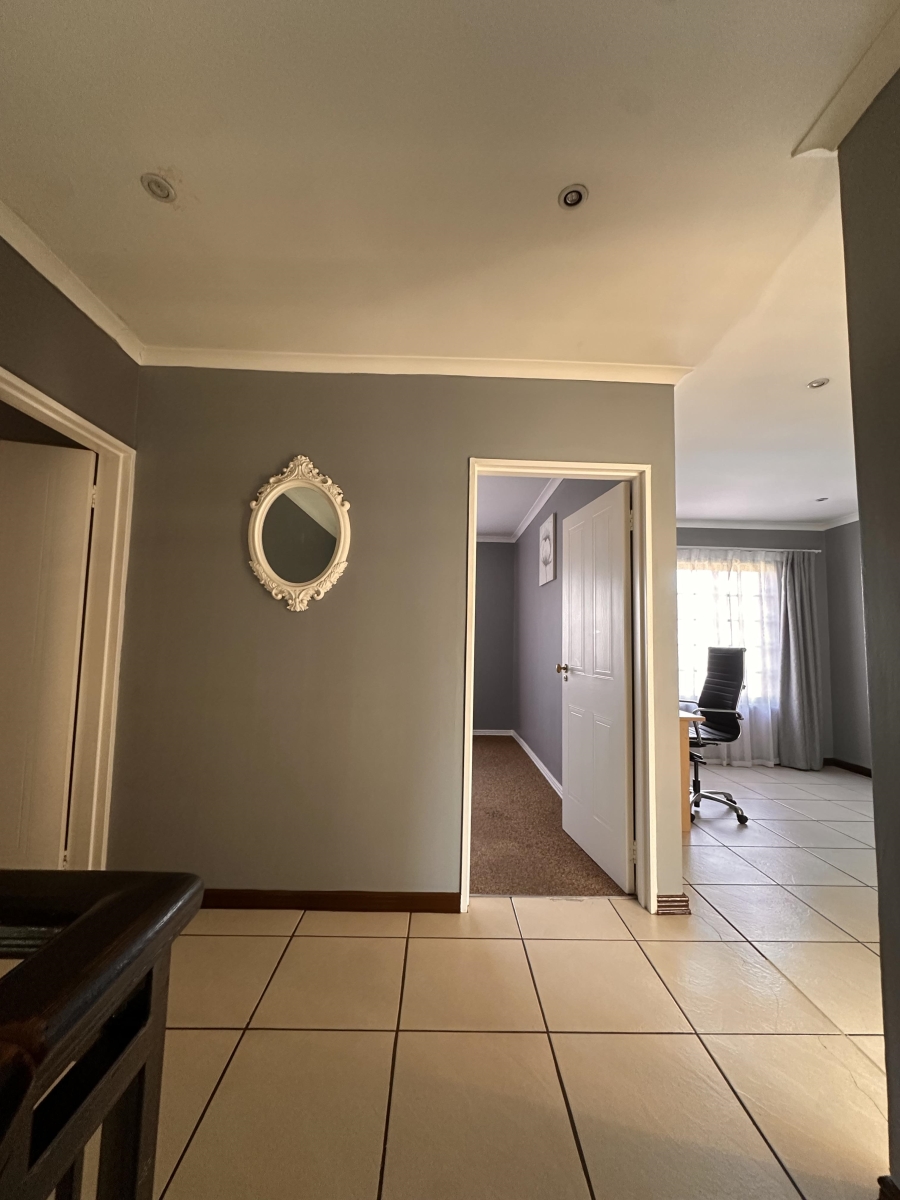To Let 3 Bedroom Property for Rent in Broadacres Gauteng