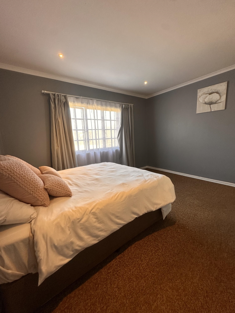 To Let 3 Bedroom Property for Rent in Broadacres Gauteng