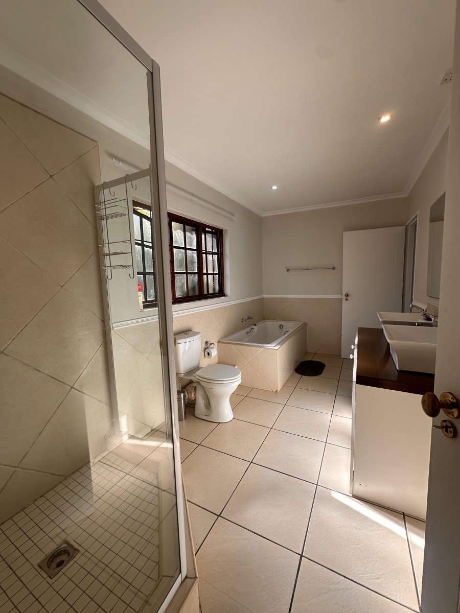 To Let 3 Bedroom Property for Rent in Broadacres Gauteng