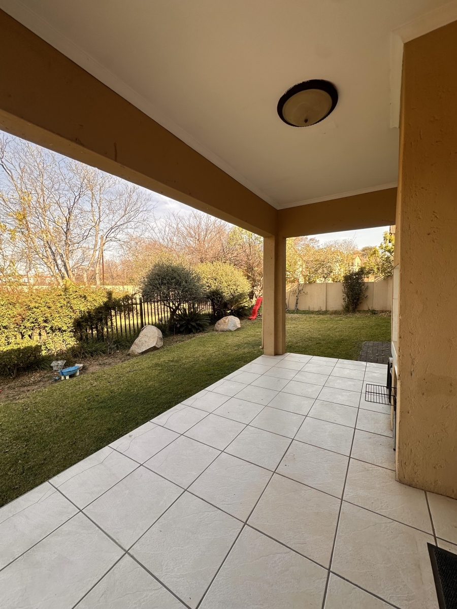 To Let 3 Bedroom Property for Rent in Broadacres Gauteng