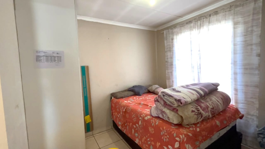5 Bedroom Property for Sale in Clayville Gauteng