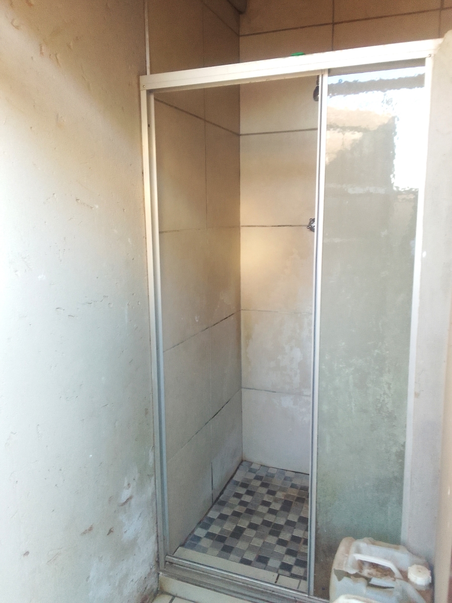 5 Bedroom Property for Sale in Clayville Gauteng