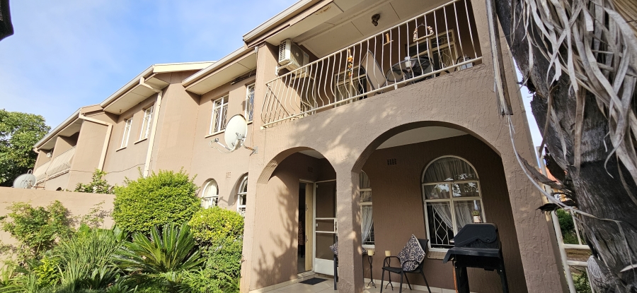 3 Bedroom Property for Sale in Three Rivers Proper Gauteng