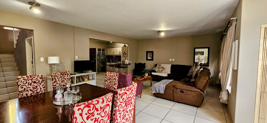 3 Bedroom Property for Sale in Three Rivers Proper Gauteng
