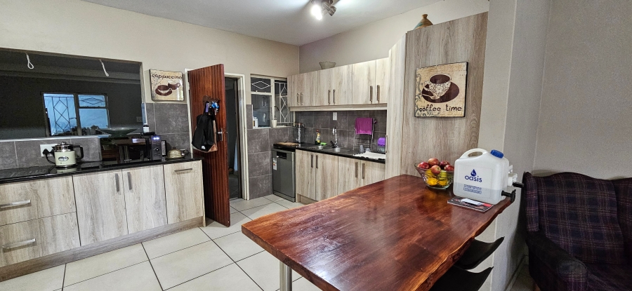 3 Bedroom Property for Sale in Three Rivers Proper Gauteng