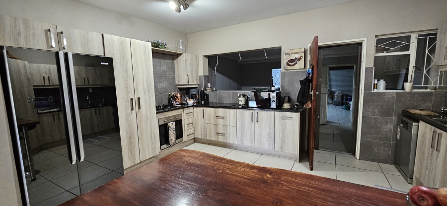 3 Bedroom Property for Sale in Three Rivers Proper Gauteng
