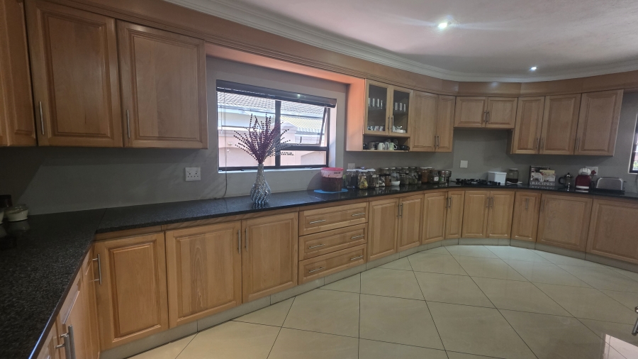 5 Bedroom Property for Sale in Menlo Park Gauteng