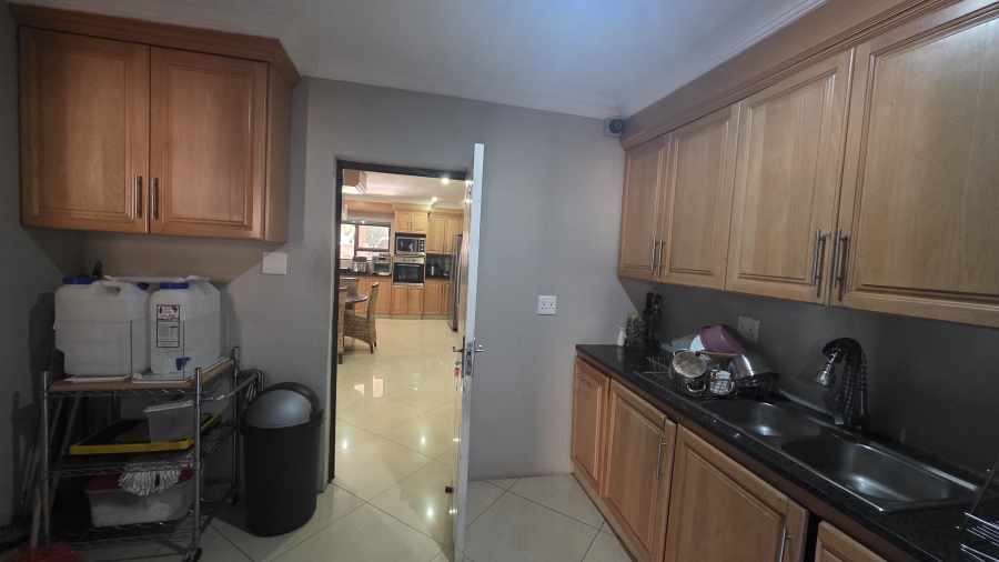 5 Bedroom Property for Sale in Menlo Park Gauteng