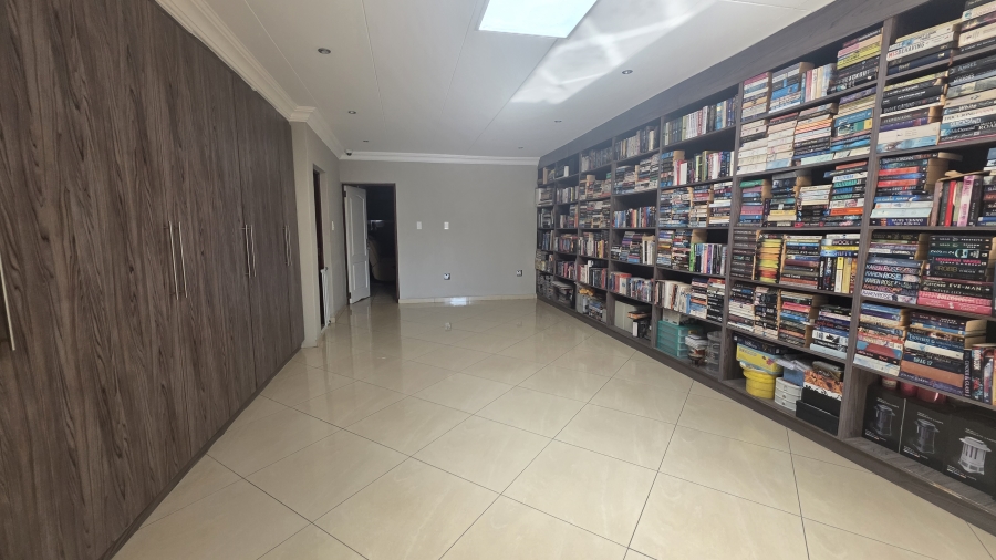 5 Bedroom Property for Sale in Menlo Park Gauteng