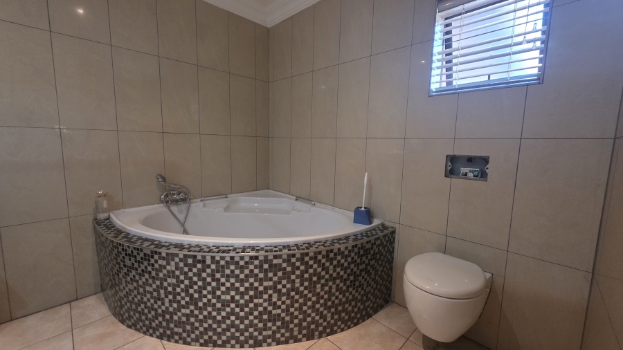 5 Bedroom Property for Sale in Menlo Park Gauteng