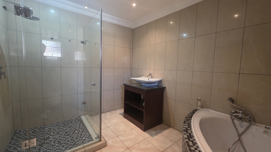 5 Bedroom Property for Sale in Menlo Park Gauteng