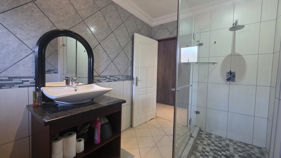5 Bedroom Property for Sale in Menlo Park Gauteng