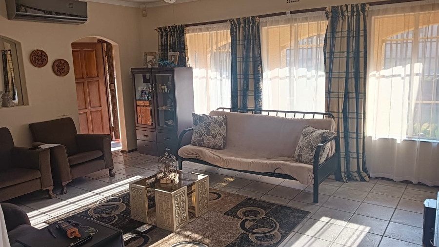 4 Bedroom Property for Sale in Van Riebeeck Park Gauteng