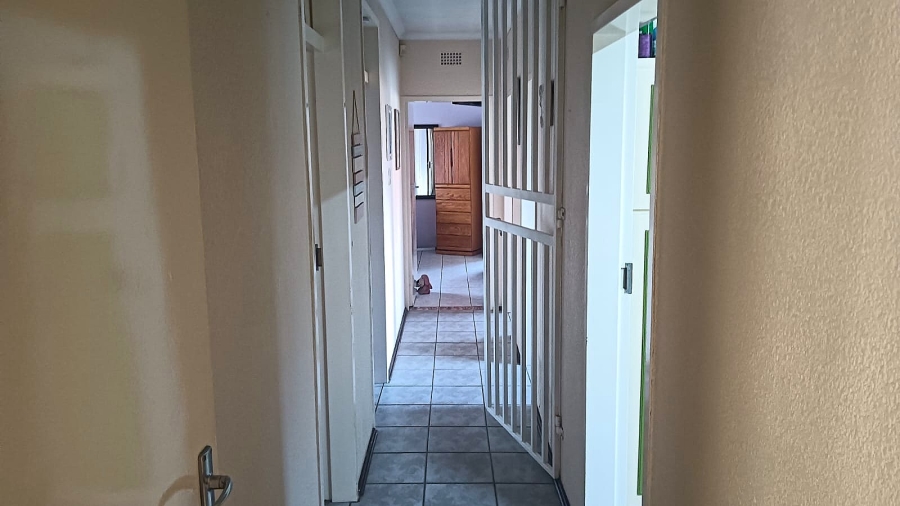 4 Bedroom Property for Sale in Van Riebeeck Park Gauteng