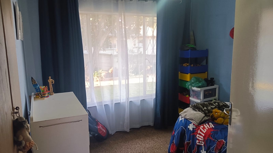 4 Bedroom Property for Sale in Van Riebeeck Park Gauteng
