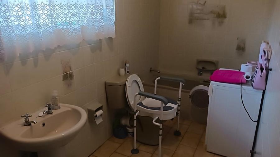 4 Bedroom Property for Sale in Van Riebeeck Park Gauteng