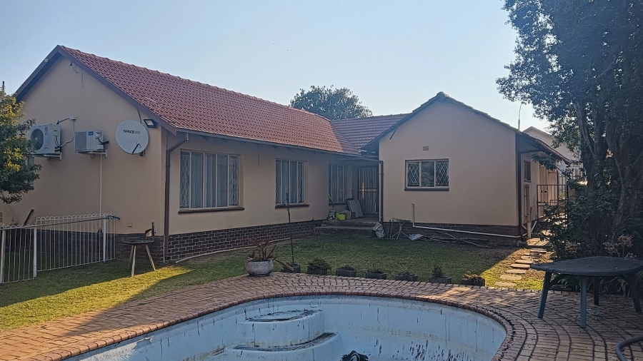 4 Bedroom Property for Sale in Van Riebeeck Park Gauteng
