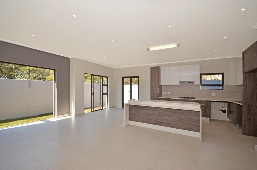 To Let 3 Bedroom Property for Rent in Petervale Gauteng
