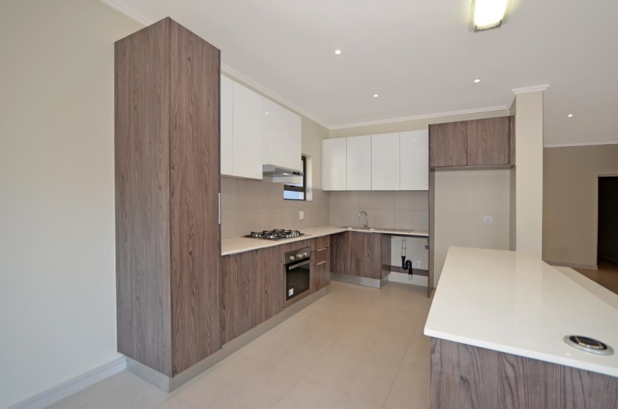 To Let 3 Bedroom Property for Rent in Petervale Gauteng