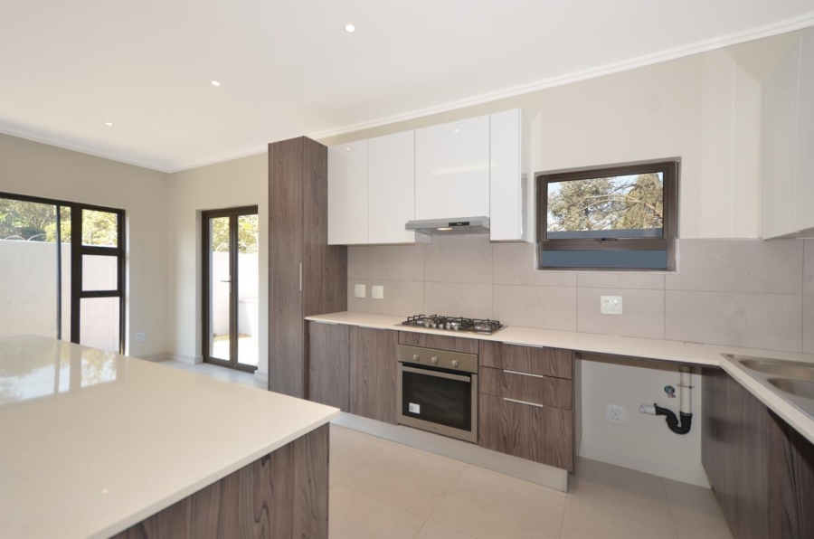 To Let 3 Bedroom Property for Rent in Petervale Gauteng