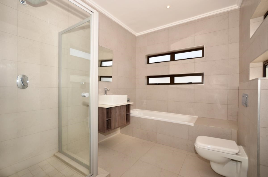 To Let 3 Bedroom Property for Rent in Petervale Gauteng